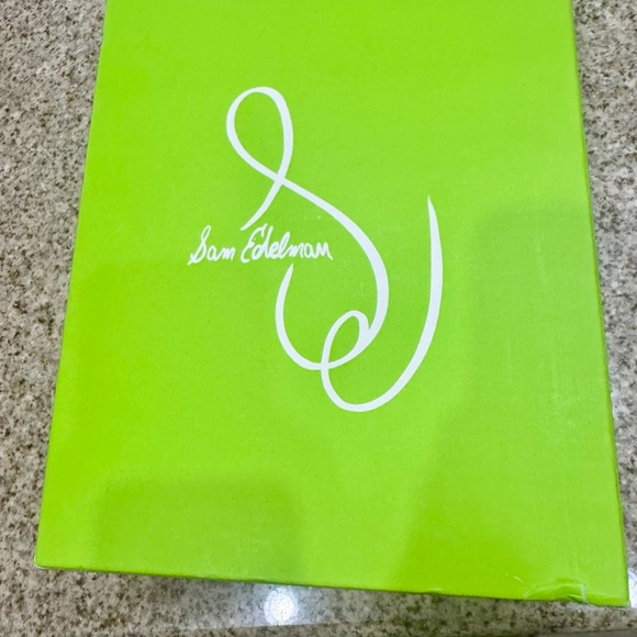 Sam Edelman NWT Pale Pink Patent Leather Heels with Square Toe - Picture 10 of 10